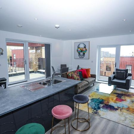 Lovely 2 Bed Apartment With Parking Londyn Zewnętrze zdjęcie