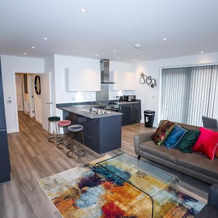 Lovely 2 Bed Apartment With Parking Londyn Zewnętrze zdjęcie