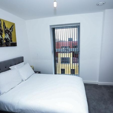 Lovely 2 Bed Apartment With Parking Londyn Zewnętrze zdjęcie