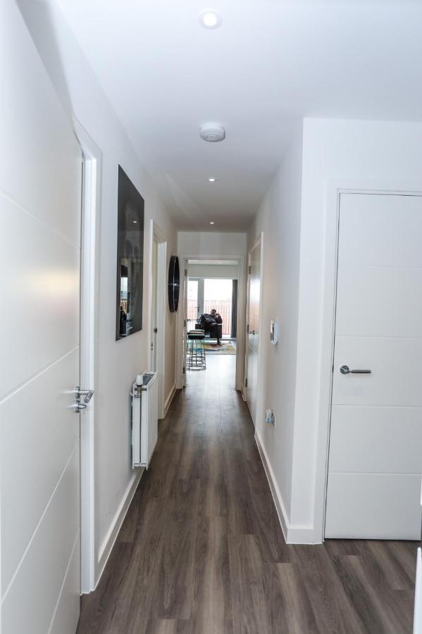 Lovely 2 Bed Apartment With Parking Londyn Zewnętrze zdjęcie
