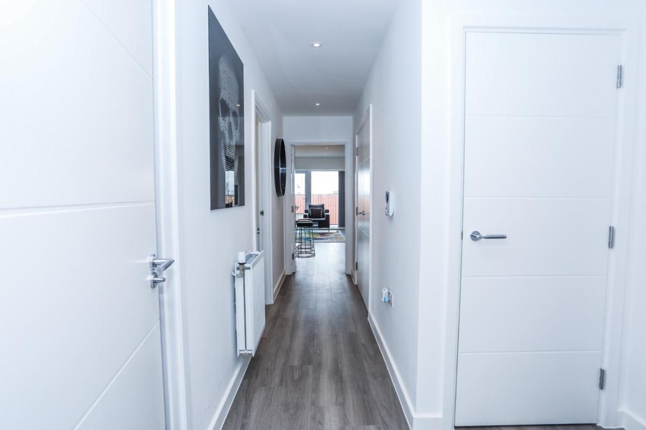 Lovely 2 Bed Apartment With Parking Londyn Zewnętrze zdjęcie