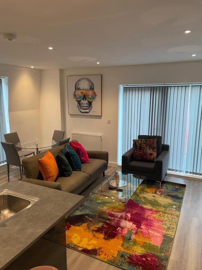 Lovely 2 Bed Apartment With Parking Londyn Zewnętrze zdjęcie