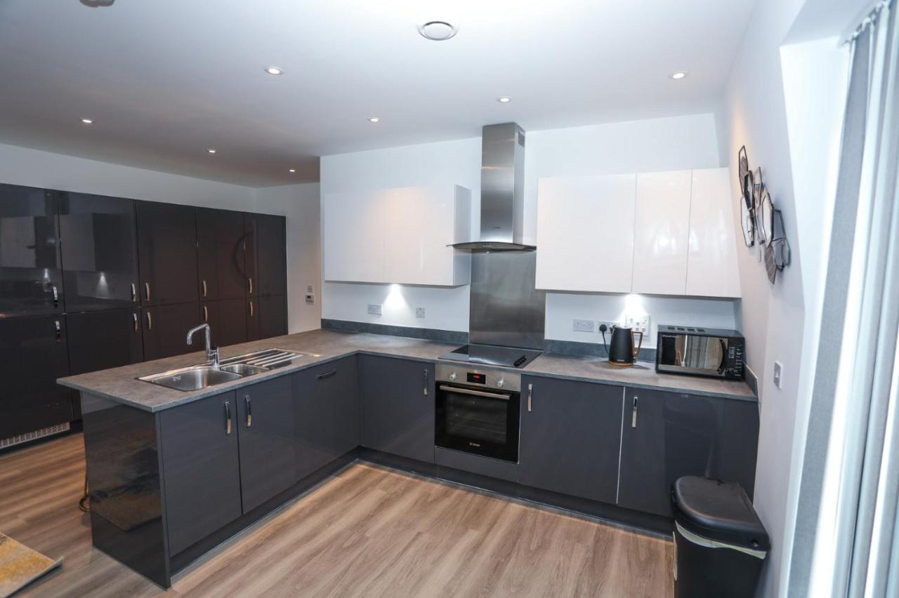 Lovely 2 Bed Apartment With Parking Londyn Zewnętrze zdjęcie
