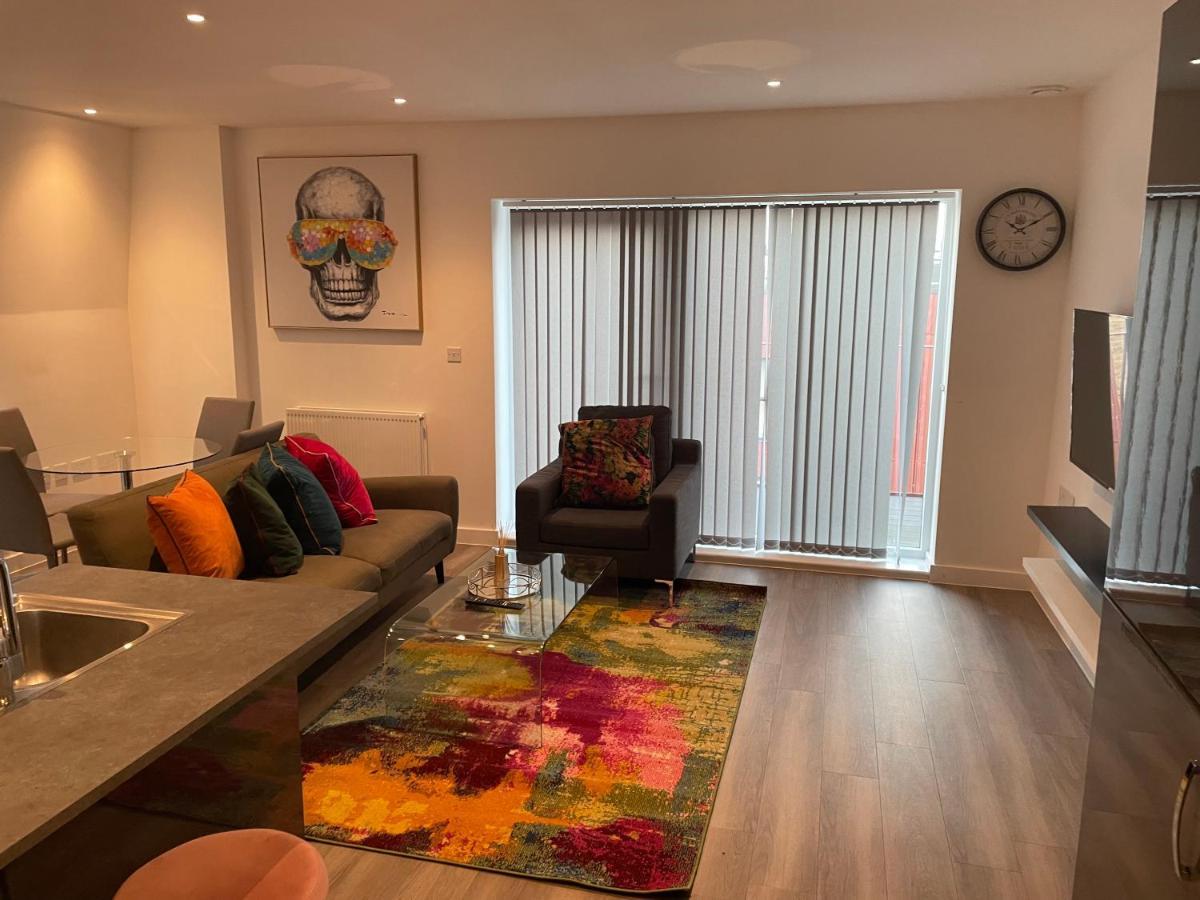 Lovely 2 Bed Apartment With Parking Londyn Zewnętrze zdjęcie