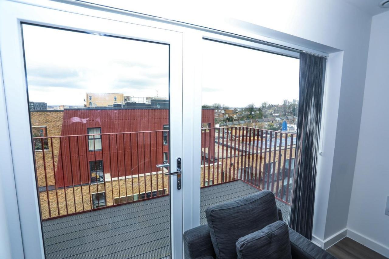 Lovely 2 Bed Apartment With Parking Londyn Zewnętrze zdjęcie