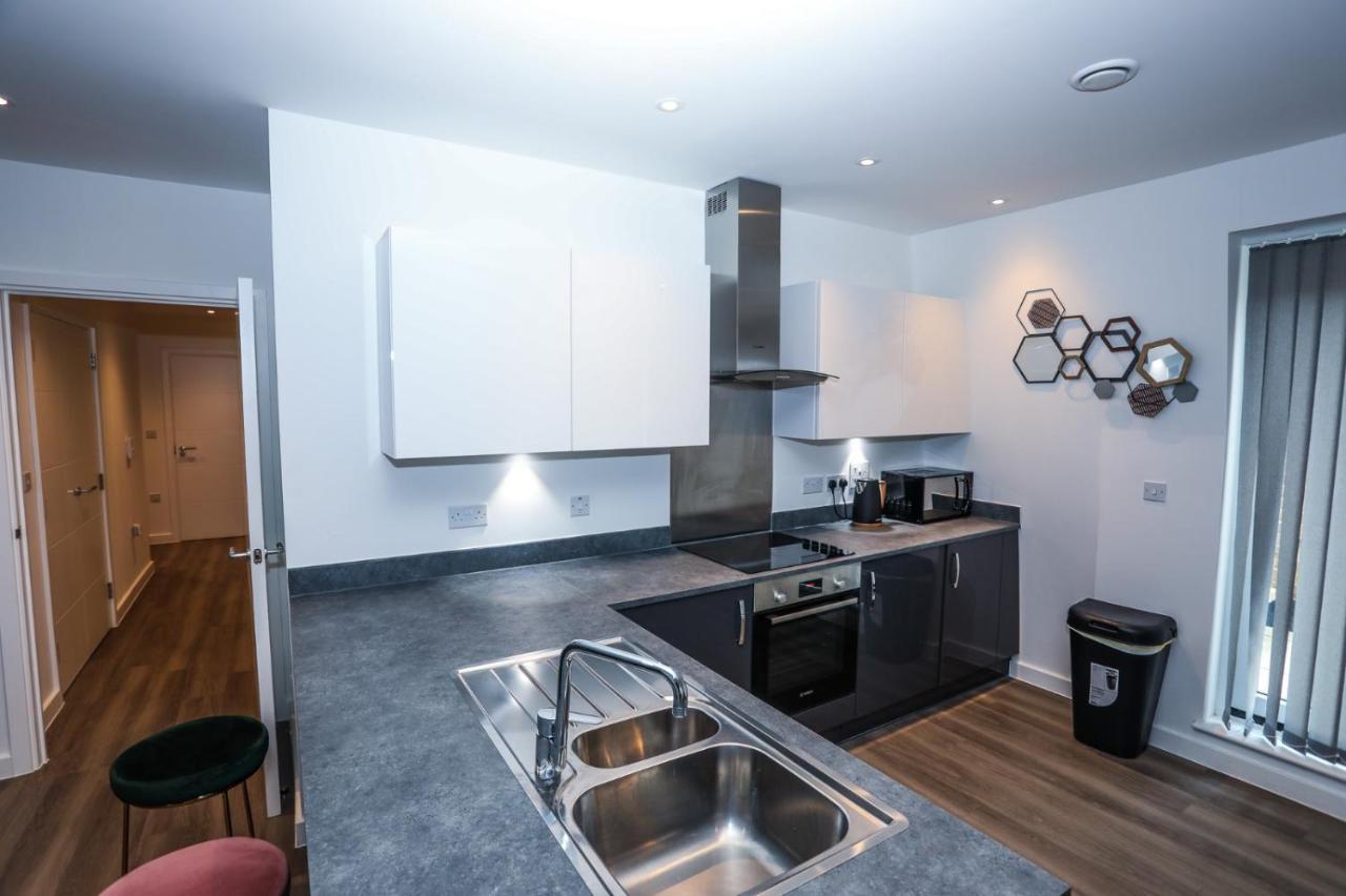 Lovely 2 Bed Apartment With Parking Londyn Zewnętrze zdjęcie
